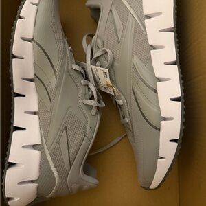 Reebok Men's Athletic Shoes Gray and White